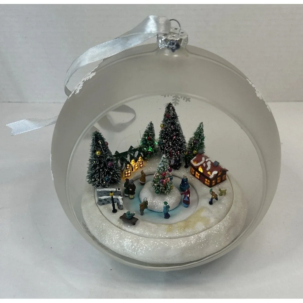 Mr. Christmas Jumbo Ornament White Village Skaters Animated Music 2007 Read
